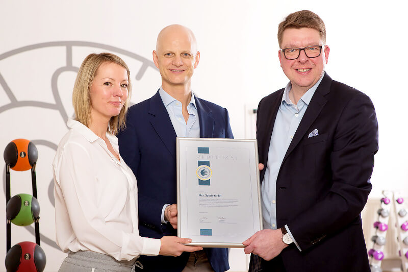 DFV überreicht Mrs.Sporty das Franchise-Qualitäts-Siegels